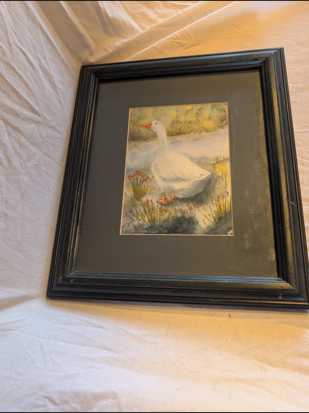 2/50$ Framed White Goose Wall Art in Green Frame